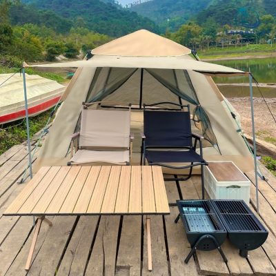 Lều tự bung và ghế gấp Trip Buddy được dựng tại Thiên Phú Lâm