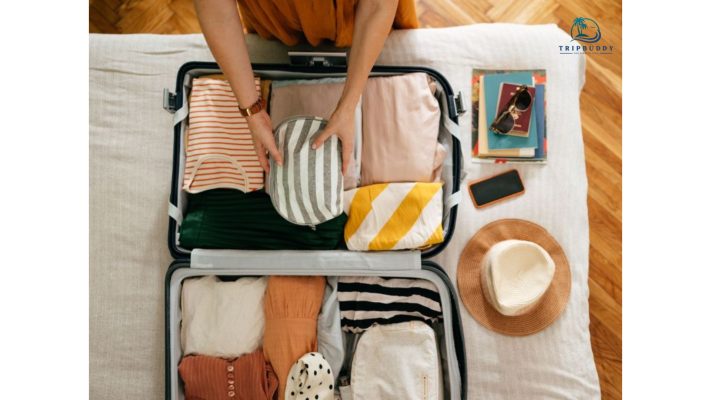 Vali gọn gàng sẵn sàng cho chuyến cắm trại
