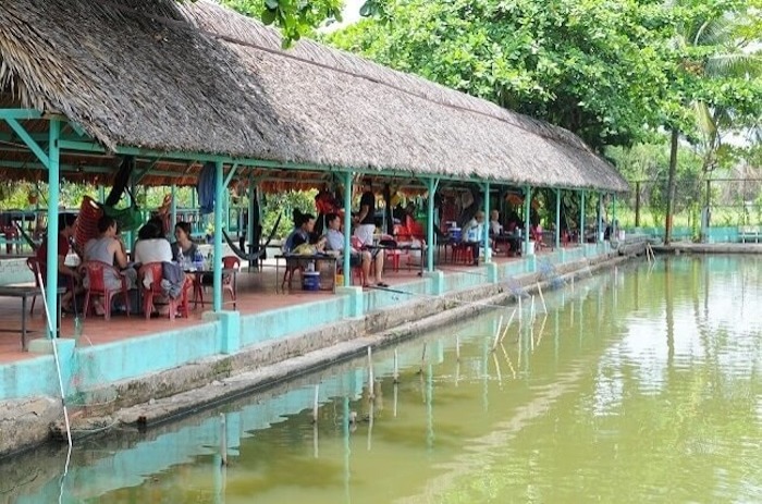 câu cá tại khu du lịch văn thánh